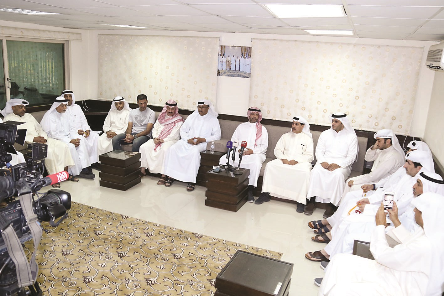 u062cu0627u0646u0628 u0645u0646 u0627u0644u0645u0624u062au0645u0631 u0627u0644u0635u062du0627u0641u064a (u062au0635u0648u064au0631 u0623u0633u0639u062f u0639u0628u062fu0627u0644u0644u0647)