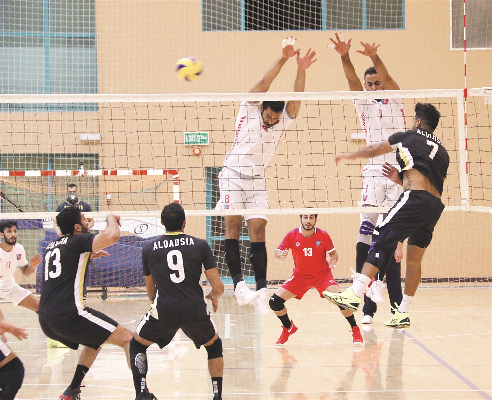 u0636u0631u0628u0629 u0633u0627u062du0642u0629 u0645u0646 u0646u0627u0635u0631 u0639u0628u062fu0627u0644u0635u0645u062f (u062au0635u0648u064au0631 u0623u0633u0639u062f u0639u0628u062fu0627u0644u0644u0647)