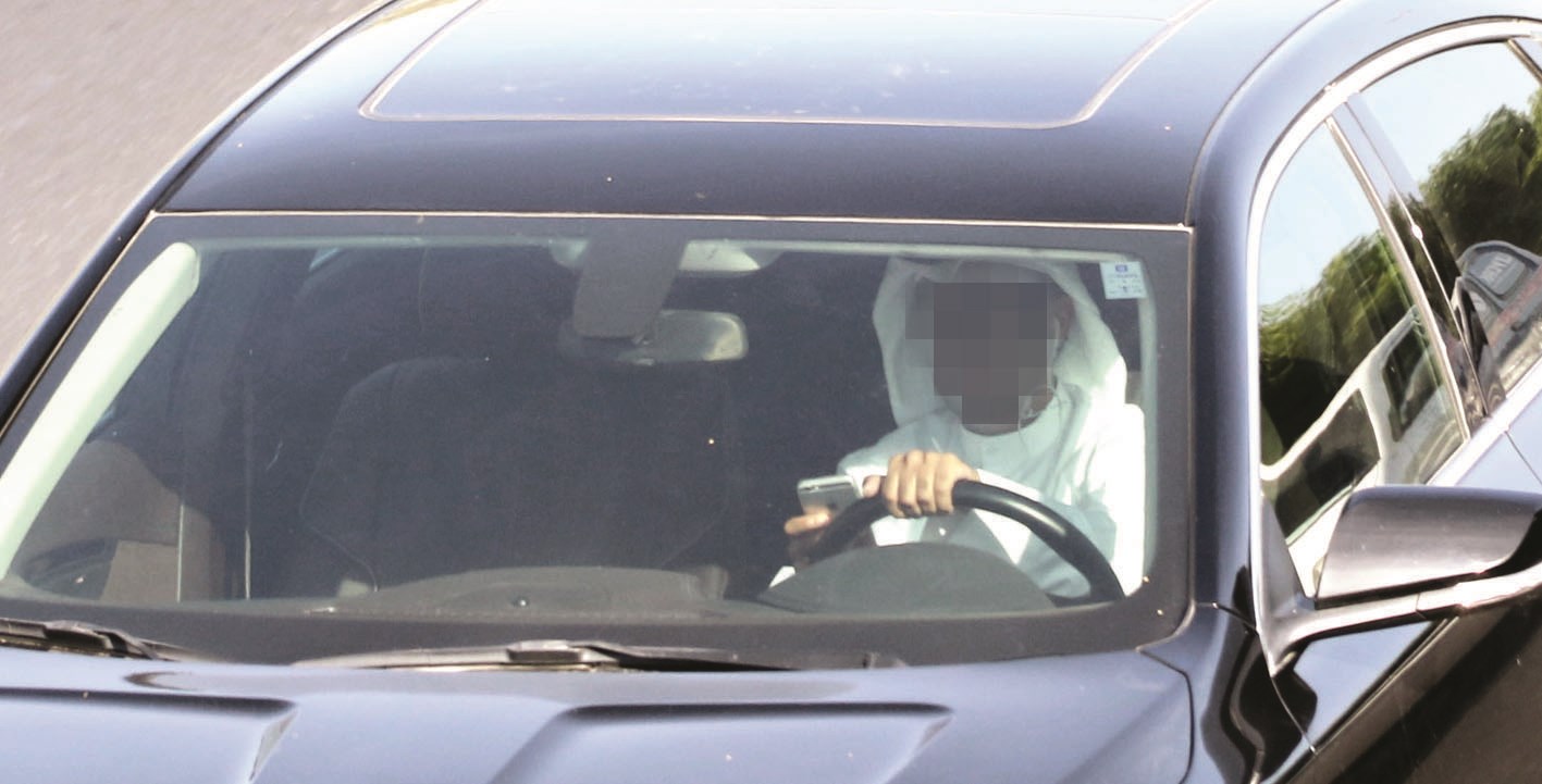 هاتف وبلا حزام أمان