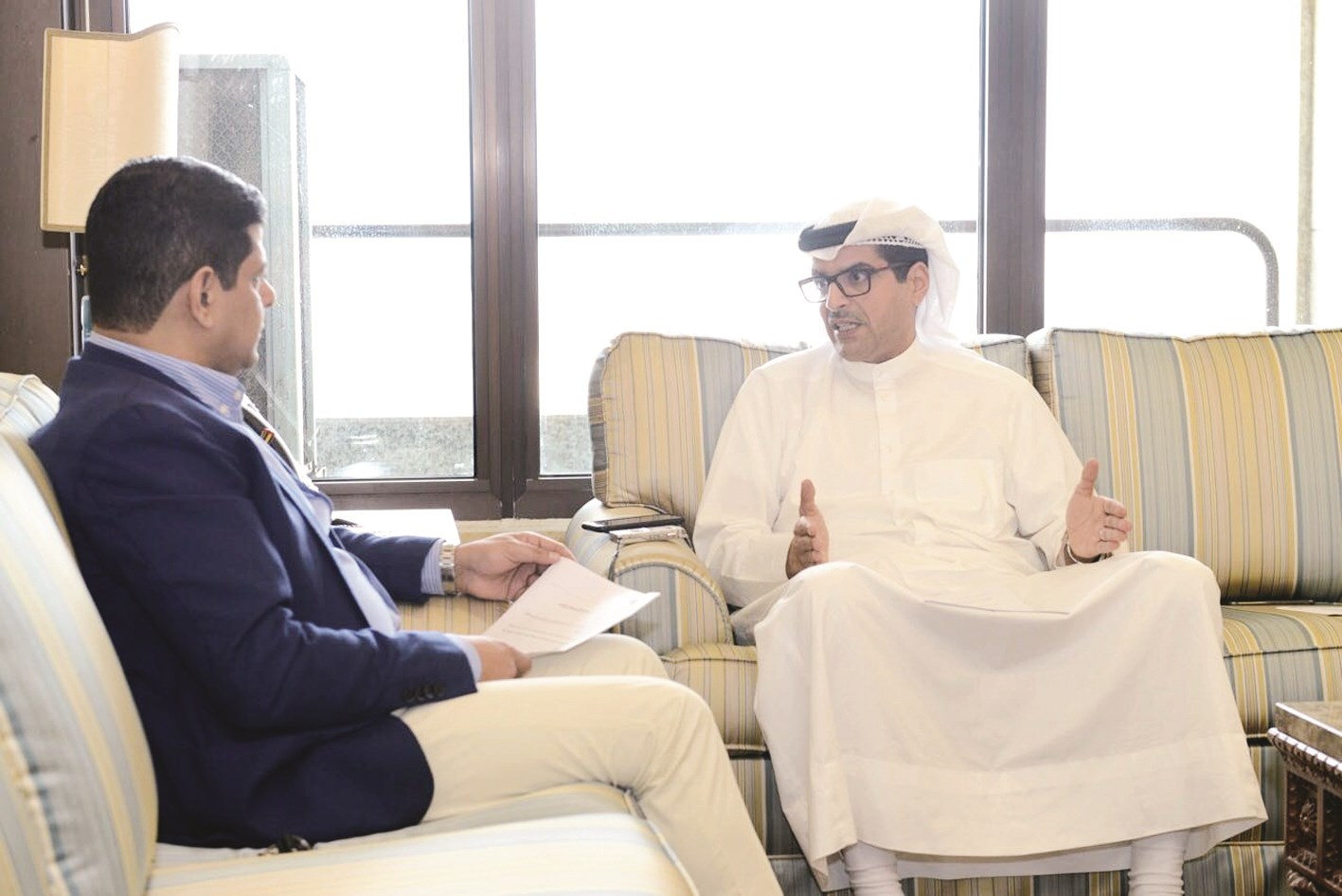 الناهض متحدّثاً للزميل رضا السناري