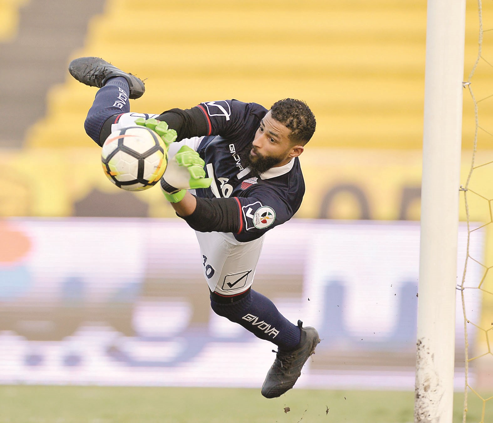 u062du0627u0631u0633 u0645u0631u0645u0649 u062eu064au0637u0627u0646 u0623u062du0645u062f u0639u0628u062fu0627u0644u062du0645u064au062f u062eu0644u0627u0644 u0627u0644u0645u0628u0627u0631u0627u0629 u0623u0645u0627u0645 u0643u0627u0638u0645u0629 (u0627u0644u0623u0632u0631u0642 u062fu0648u062a u0643u0648u0645)