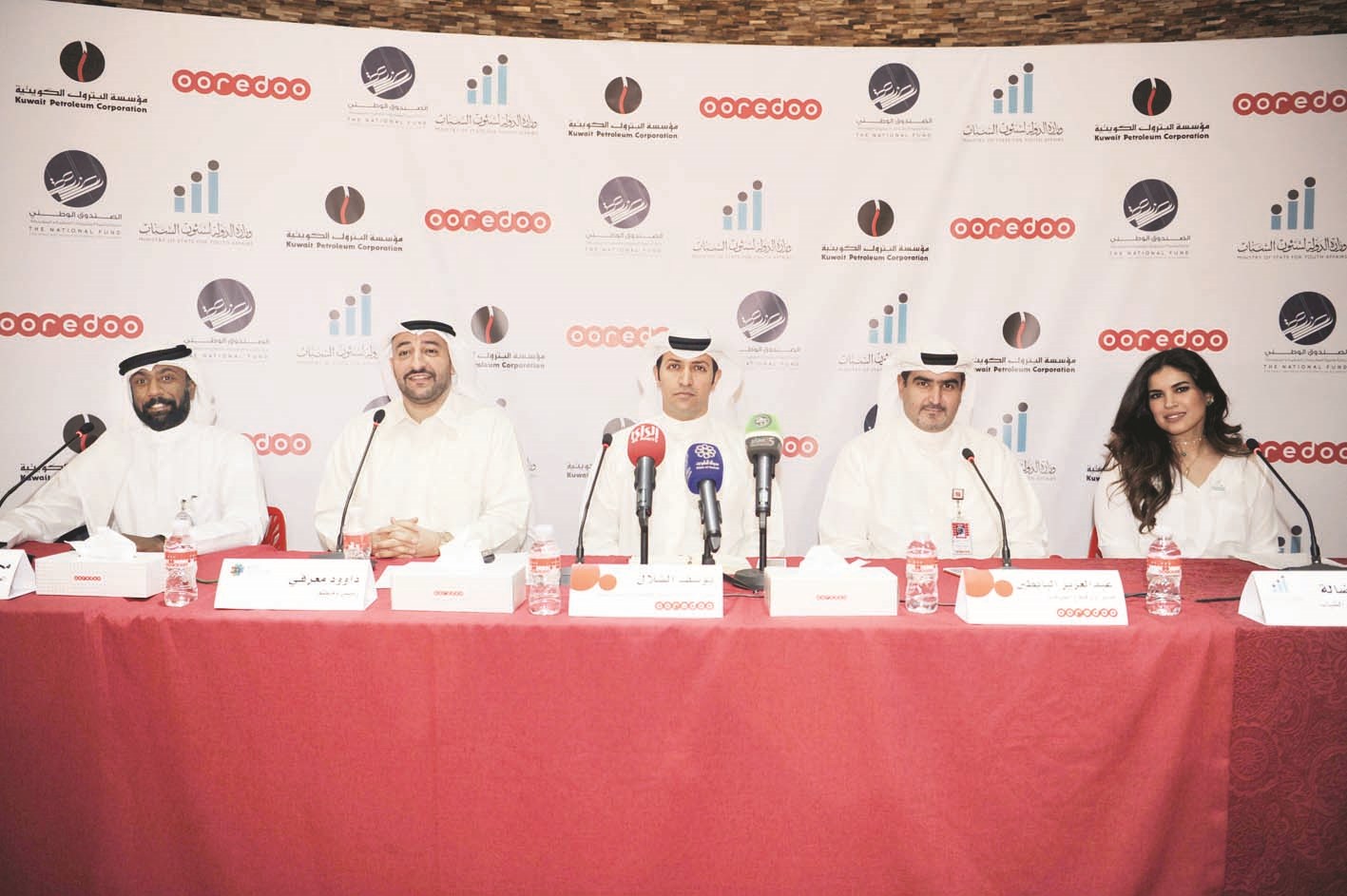 u062cu0627u0646u0628 u0645u0646 u0627u0644u0645u0624u062au0645u0631 u0627u0644u0635u062du0627u0641u064a u0648u064au0628u062fu0648 u0645u0639u0631u0641u064a u0648u0627u0644u0628u0627u0628u0637u064au0646      (u062au0635u0648u064au0631 u0637u0627u0631u0642 u0639u0632u0627u0644u062fu064au0646)