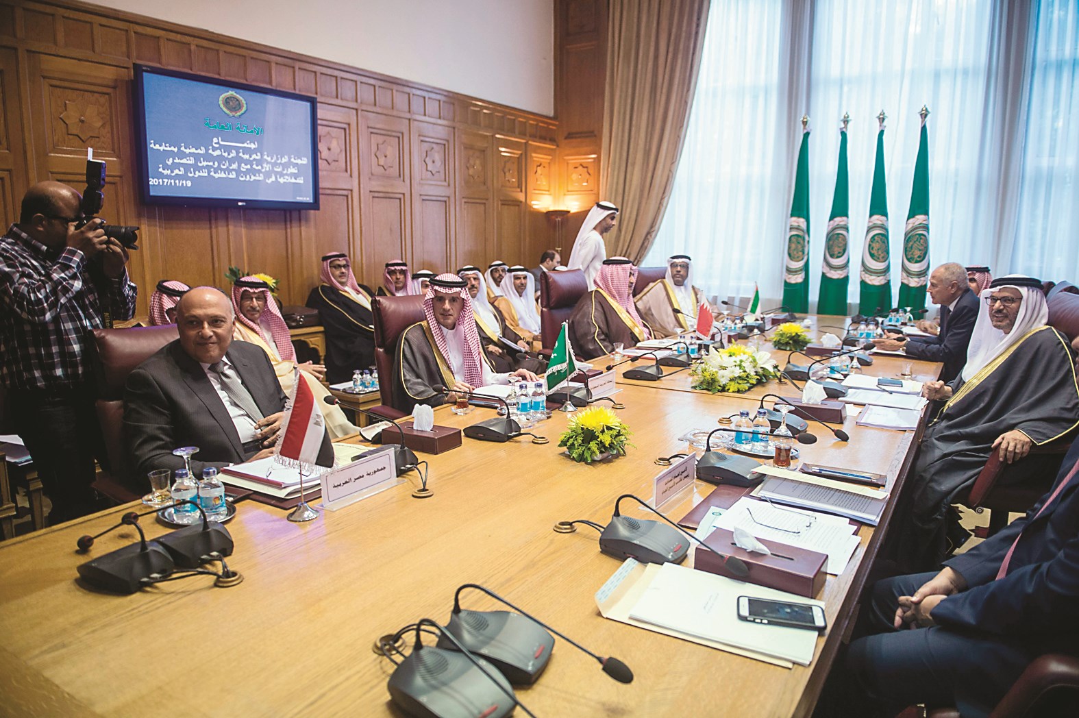 اجتماع اللجنة العربية المعنية برصد الانتهاكات الإيرانية قبيل الاجتماع الوزاري الطارئ (ا ف ب)