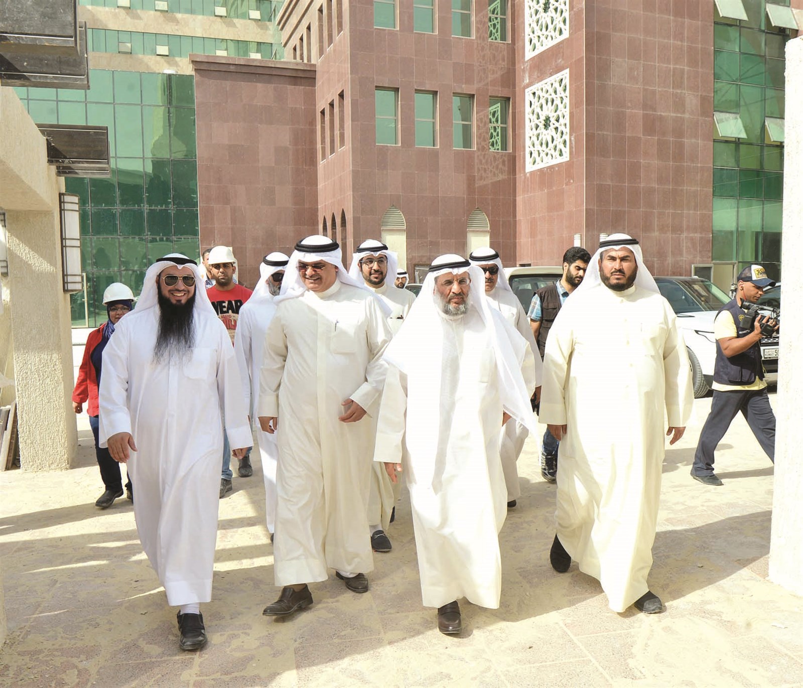 u0627u0644u0645u0637u0648u0639 u0644u062fu0649 u062au0641u0642u062fu0647 u0645u0634u0631u0648u0639 u0645u0628u0646u0649 u0648u0632u0627u0631u0629 u0627u0644u0623u0648u0642u0627u0641 (u062au0635u0648u064au0631 u0646u0627u064au0641 u0627u0644u0639u0642u0644u0629)