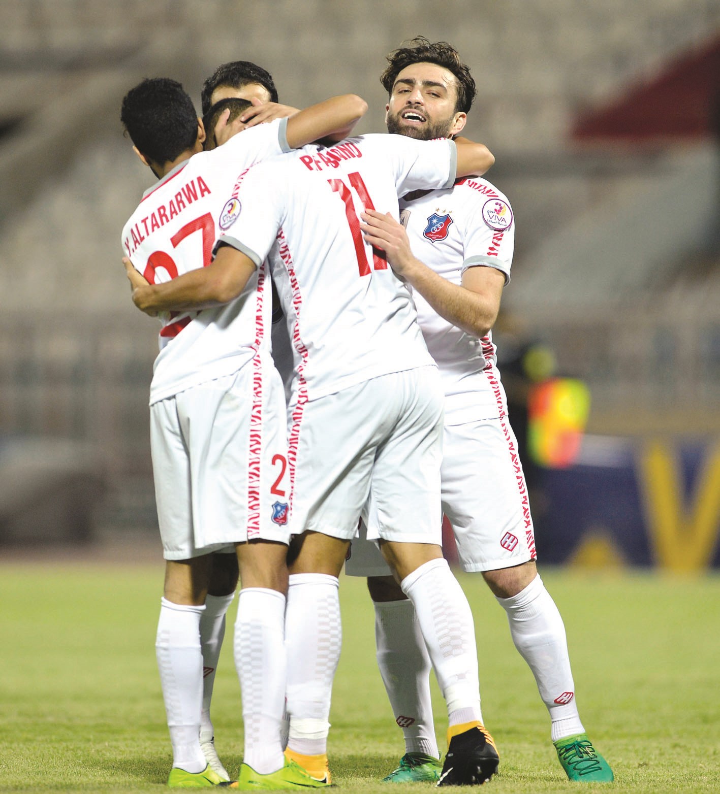 u0644u0627u0639u0628u0648 u00abu0627u0644u0643u0648u064au062au00bb u064au0647u0646u0651u0626u0648u0646 u0641u0627u0628u064au0627u0646u0648 u0628u0639u062f u0647u062fu0641u0647 u0641u064a u0645u0631u0645u0649 u0643u0627u0638u0645u0629 u0623u0645u0633        (u0627u0644u0623u0632u0631u0642 u062fu0648u062a u0643u0648u0645)