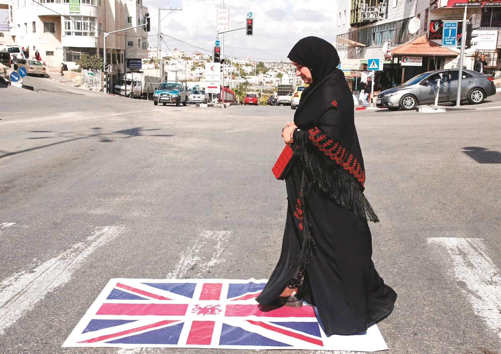 u0641u0644u0633u0637u064au0646u064au0629 u062au062fu0648u0633 u0639u0644u0645 u0627u0644u0645u0645u0644u0643u0629 u0627u0644u0645u062au062du062fu0629 u0641u064a u0645u062fu064au0646u0629 u062du0644u062du0648u0644 u0634u0645u0627u0644 u0627u0644u0636u0641u0629 u0627u0644u063au0631u0628u064au0629 u0648u0630u0644u0643 u0641u064a u0627u0644u0630u0643u0631u0649 u0627u0644u0645u0626u0648u064au0629 u0644u0648u0639u062f u0628u0644u0641u0648u0631   (u0623 u0641 u0628)