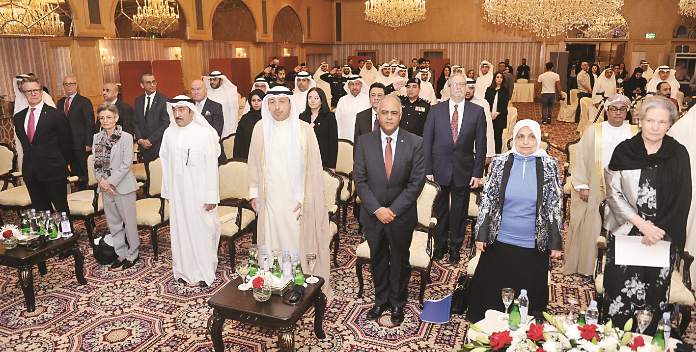 u062cu0627u0646u0628 u0645u0646 u0627u0644u062du0636u0648u0631                       (u062au0635u0648u064au0631 u0633u0639u062f u0647u0646u062fu0627u0648u064a)