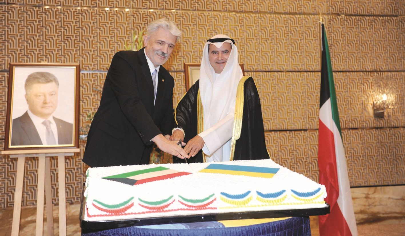 u0639u0635u0627u0645 u0627u0644u0645u0631u0632u0648u0642 u0648u062au0648u0644u0643u0627u0634 u064au0642u0637u0639u0627u0646 u0642u0627u0644u0628 u0627u0644u062du0644u0648u0649 (u062au0635u0648u064au0631 u0637u0627u0631u0642 u0639u0632 u0627u0644u062fu064au0646)