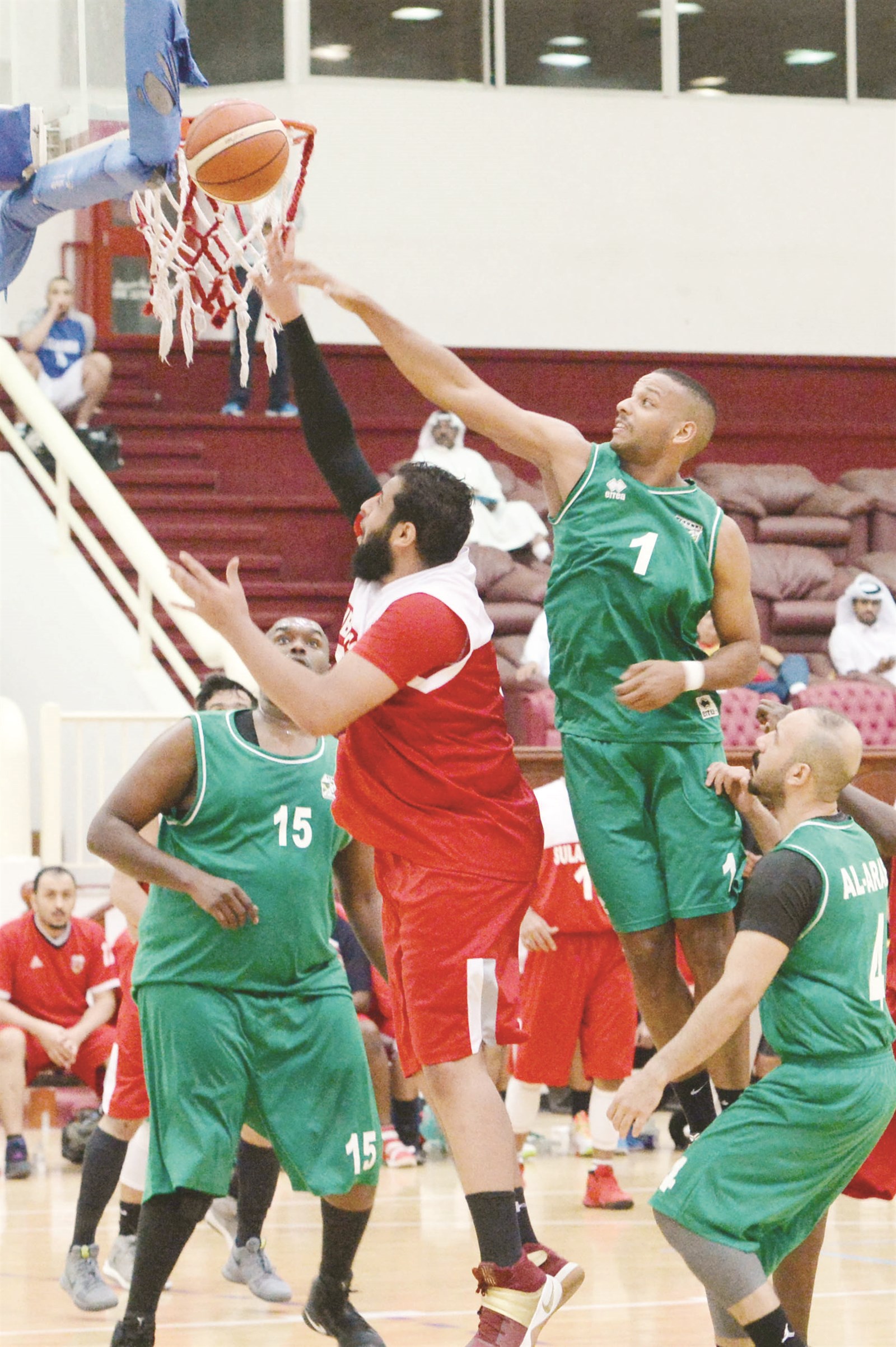 u064au0648u0633u0641 u0628u0648u0631u062du0645u0629 u0645u062du0627u0648u0644u0627u064b u0645u0646u0639 u0644u0627u0639u0628 u0627u0644u0635u0644u064au0628u062eu0627u062a u0645u0646 u0627u0644u062au0633u062cu064au0644 u0641u064a u0633u0644u0629 u0627u0644u0639u0631u0628u064a (u062au0635u0648u064au0631 u0632u0643u0631u064au0627 u0639u0637u064au0629)