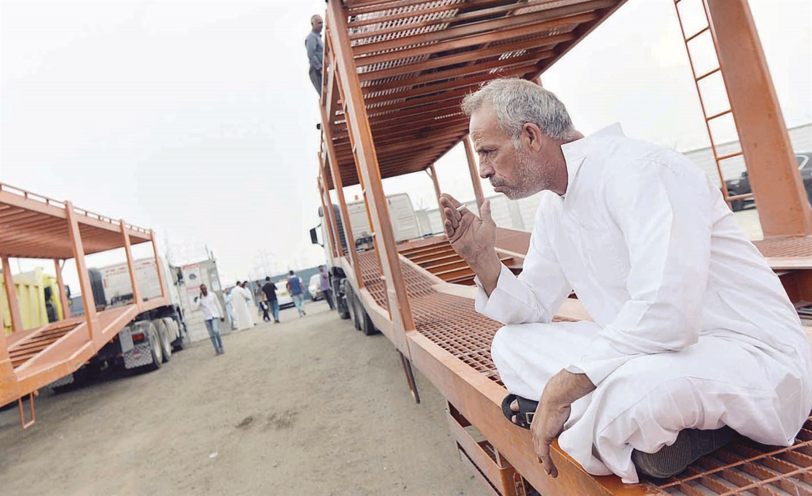 u064au0641u0643u0631 u0641u064a u0645u0635u064au0631 u0633u064au0627u0631u062au0647 u0628u0639u062fu0645u0627 u062cu0627u0621 u0648u0644u0645 u064au0639u062bu0631 u0639u0644u064au0647u0627 u0641u064a u0645u0631u0643u0632 u062du062cu0632 u0627u0644u062cu0647u0631u0627u0621 (u062au0635u0648u064au0631 u0646u0627u064au0641 u0627u0644u0639u0642u0644u0629)