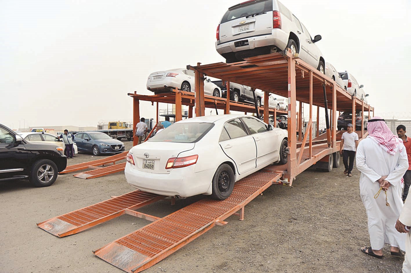 إنزال السيارات في كراج الحجز