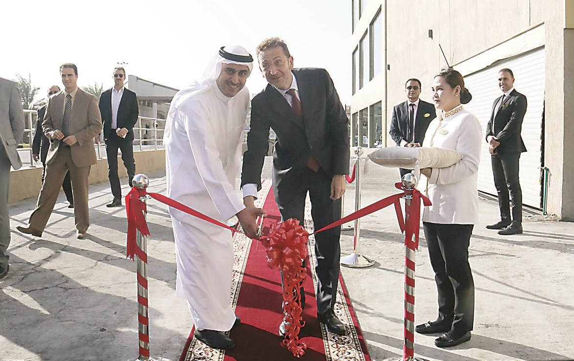 u0627u0644u062eu0627u0644u062f u0648u0627u0644u0633u0641u064au0631 u0627u0644u0625u064au0637u0627u0644u064a u064au062fu0634u0646u0627u0646 u0627u0644u0645u0634u0631u0648u0639 b (u062au0635u0648u064au0631 u0628u0633u0627u0645 u0632u064au062fu0627u0646)