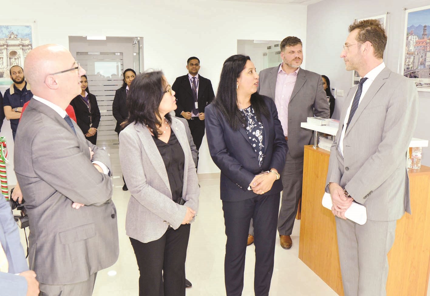 u0627u0644u0633u0641u064au0631 u0633u0643u0648u0646u064au0627u0645u064au0644u064au0648 u0645u0639 u0627u0644u0645u062fu064au0631u0629 u0627u0644u0627u0642u0644u064au0645u064au0629 u0644u0640 VFS u064au0627u0645u064a u062au0627u0644u0648u0627u0631 (u062au0635u0648u064au0631 u0646u0627u064au0641 u0627u0644u0639u0642u0644u0629)