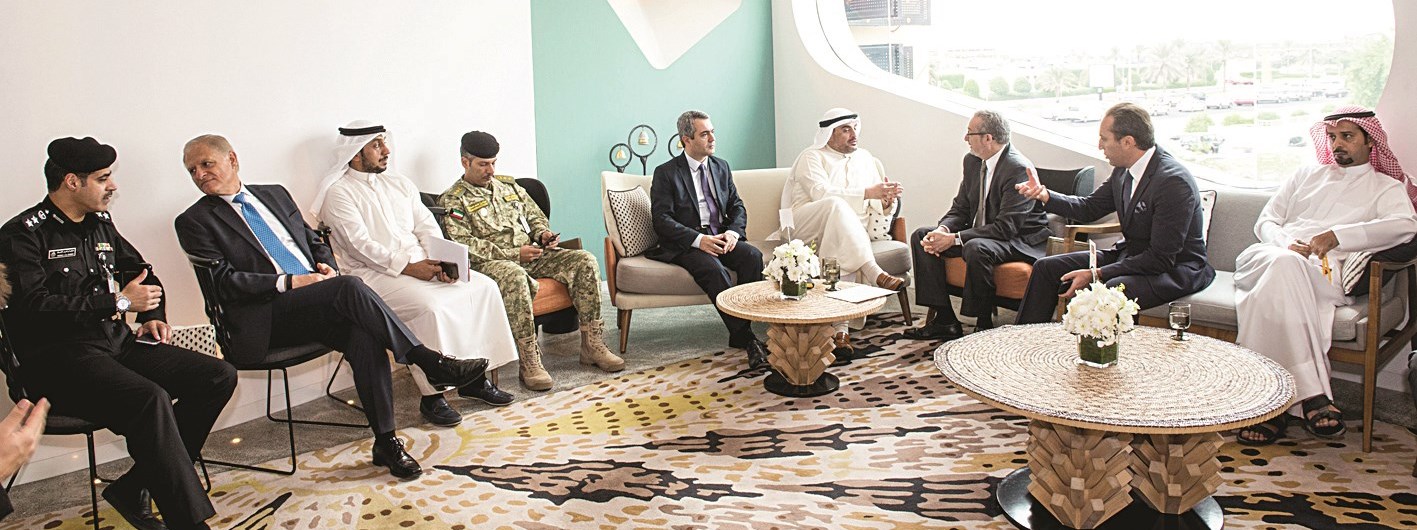 عمر الغانم يتحدّث للضيوف عن الشراكة الجديدة