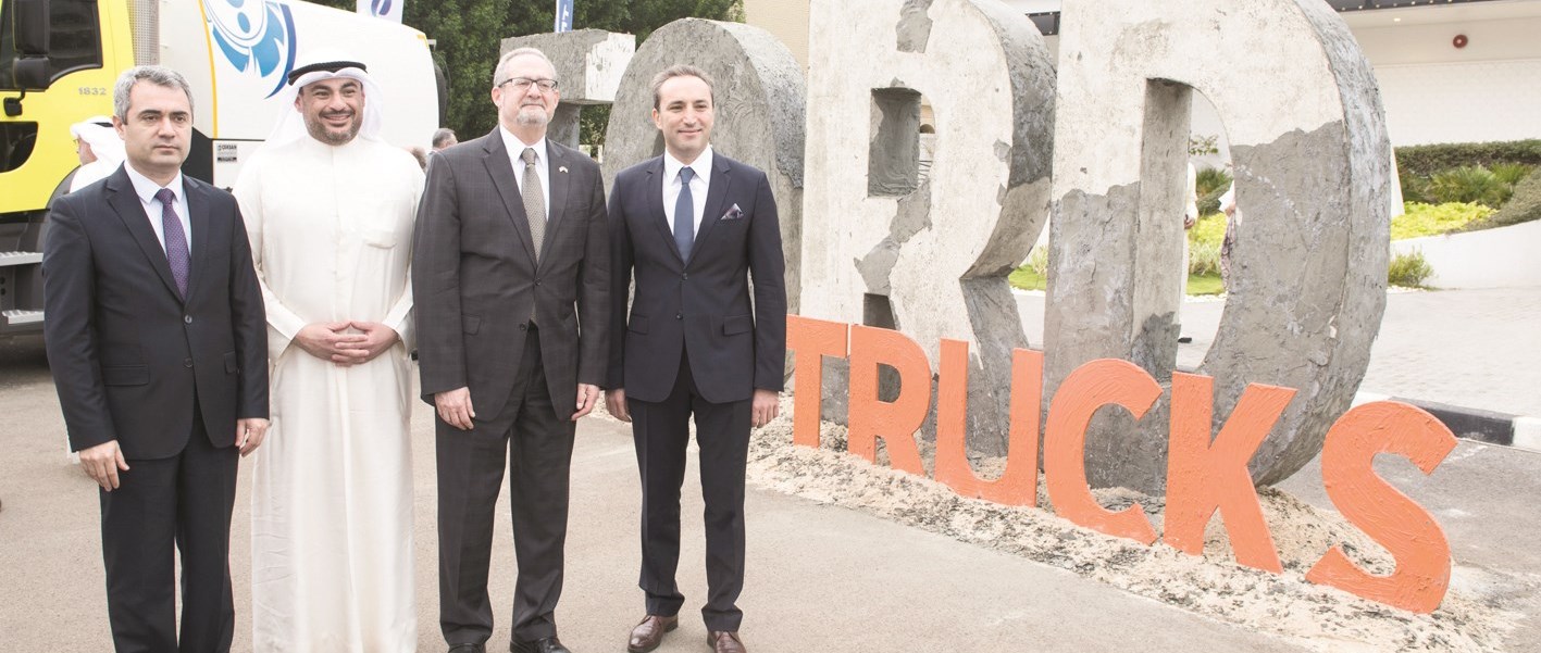 علي بوزتشاليشكان وعمر الغانم ولورانس سيلفرمان وإيمرا دومان