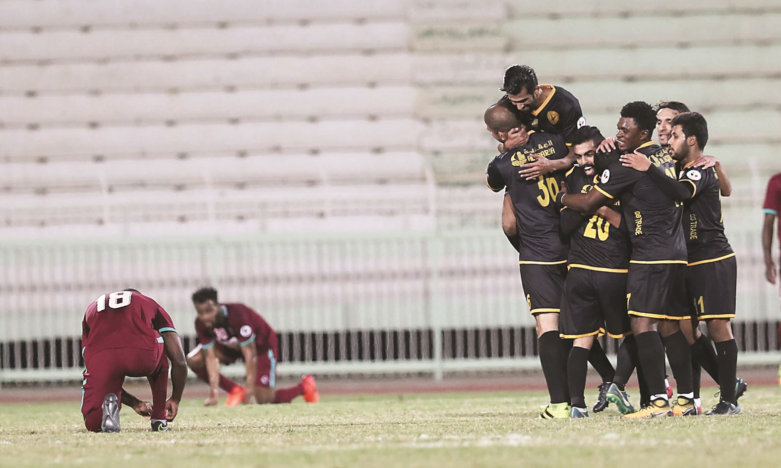 u0641u0631u062du0629 u0642u062fu0633u0627u0648u064au0629 u0641u064a u0627u0644u0641u0648u0632 u0639u0644u0649 u0627u0644u0646u0635u0631b(u0627u0644u0623u0632u0631u0642 u062fu0648u062a u0643u0648u0645)