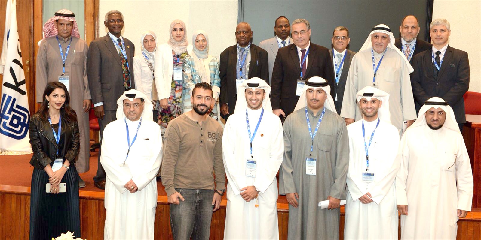 u0635u0648u0631u0629 u062cu0645u0627u0639u064au0629 u0644u0644u0645u0634u0627u0631u0643u064au0646 u0641u064a u0627u0644u0648u0631u0634u0629