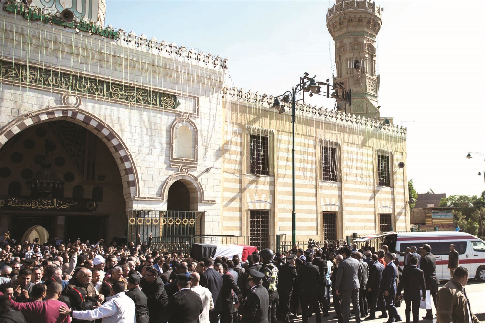 جثمان شادية ملفوفاً بعلم مصر