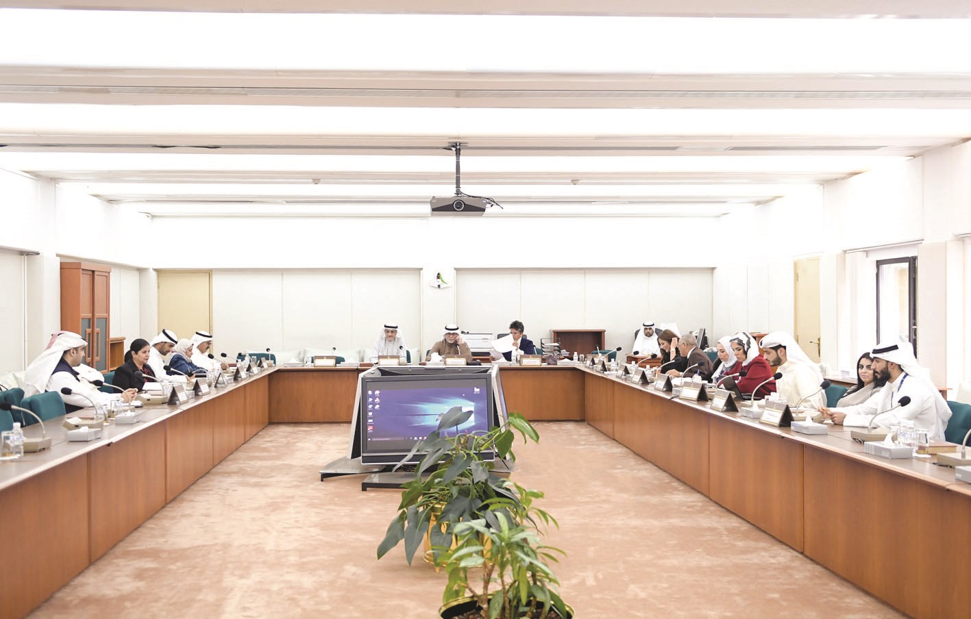 u062eu0648u0631u0634u064au062f u0645u062au0631u0626u0633u0627u064b u0627u062cu062au0645u0627u0639 u0627u0644u0644u062cu0646u0629 u0627u0644u0645u0627u0644u064au0629 u0628u062du0636u0648u0631 u0648u0632u064au0631 u0627u0644u062fu064au0648u0627u0646 u0627u0644u0623u0645u064au0631u064a u0648u0645u0645u062bu0644u064a u0627u0644u062cu0645u0639u064au0629 u0627u0644u0627u0642u062au0635u0627u062fu064au0629