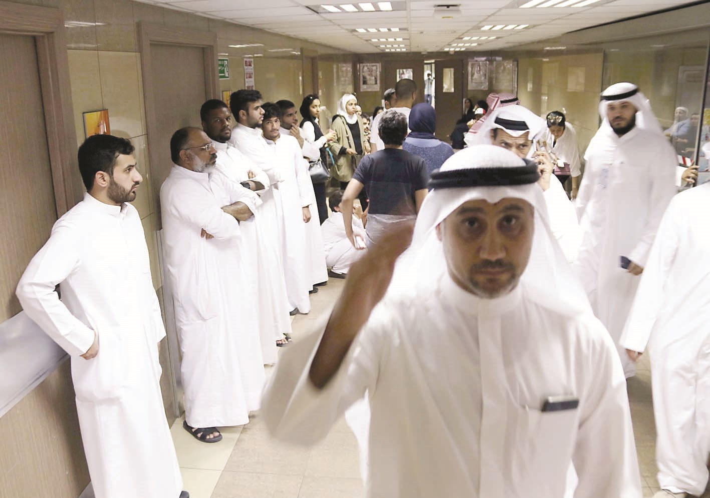 إطمئنان على المصابين