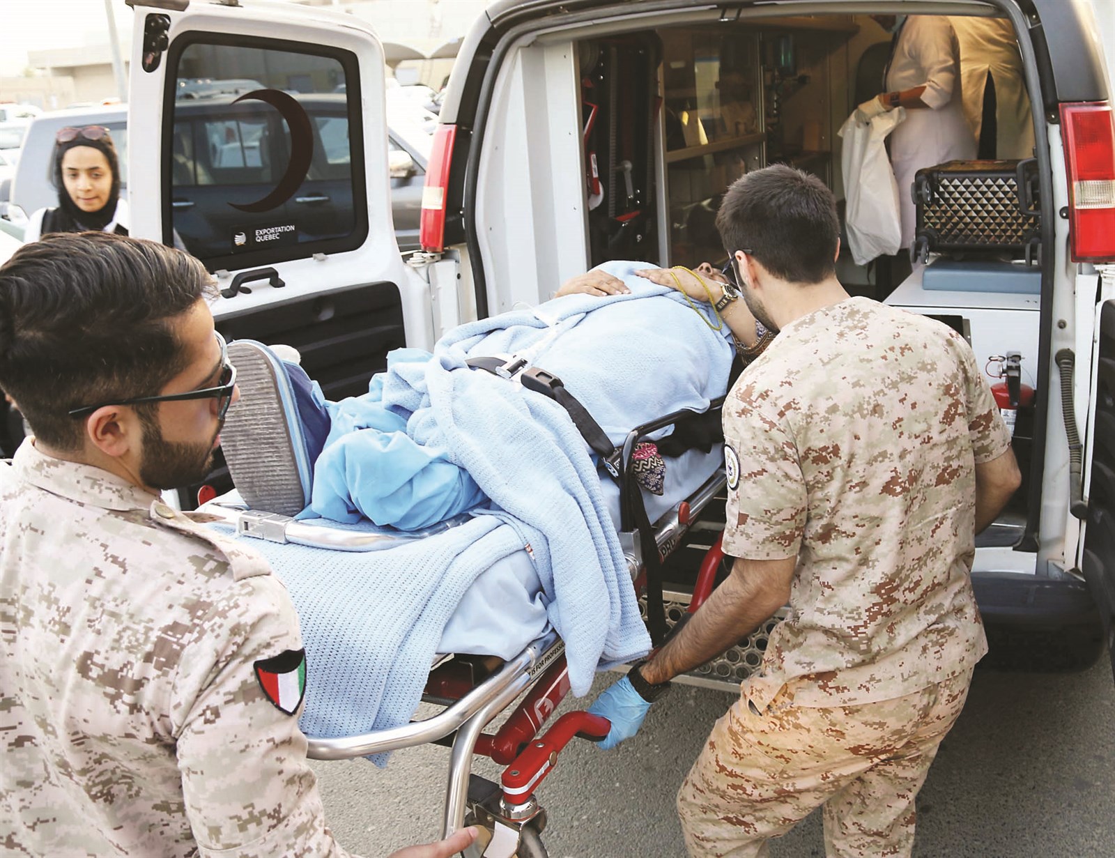 u0646u0642u0644 u0623u062du062f u0627u0644u0645u0635u0627u0628u064au0646 u0625u0644u0649 u0627u0644u0645u0633u062au0634u0641u0649 (u062au0635u0648u064au0631 u0623u0633u0639u062f u0639u0628u062fu0627u0644u0644u0647)