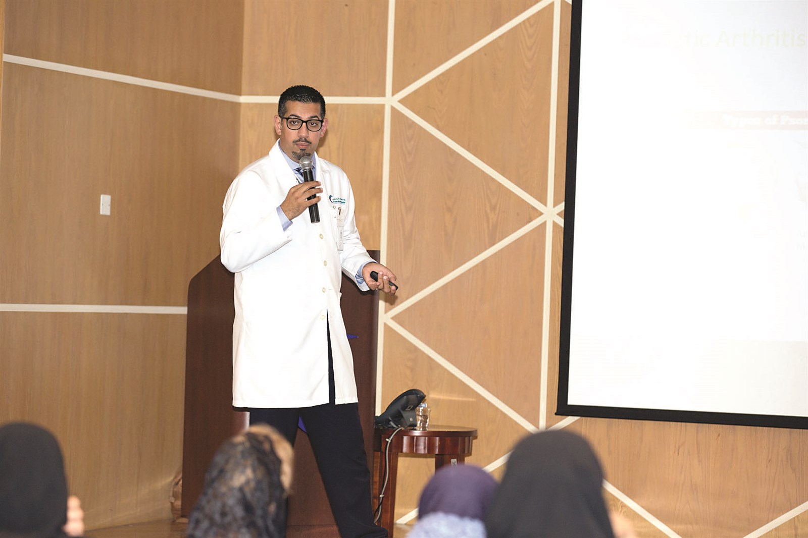 u0639u0644u064a u0627u0644u062fu0639u064a u062eu0644u0627u0644 u0627u0644u0645u062du0627u0636u0631u0629