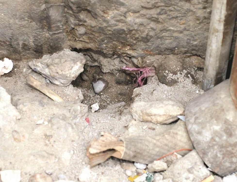 جحور فئران في كل مكان (تصوير زكريا عطية)