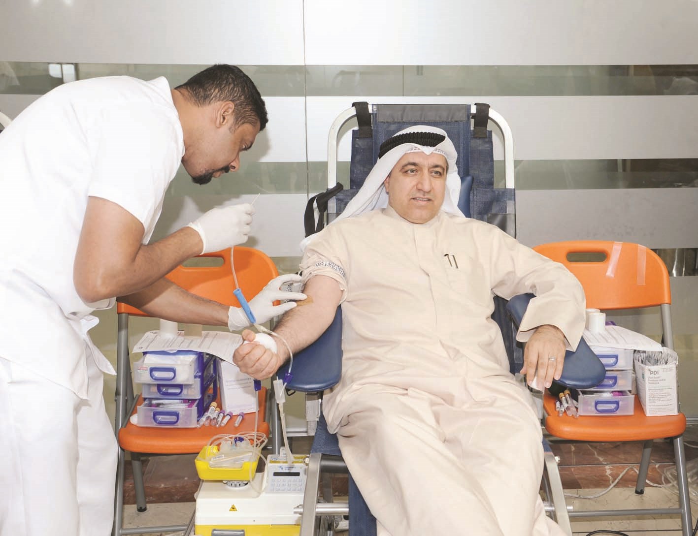 u0628u0648u0634u0647u0631u064a u064au062au0628u0631u0639 u0628u062fu0645u0647 (u062au0635u0648u064au0631 u0637u0627u0631u0642 u0639u0632u0627u0644u062fu064au0646)