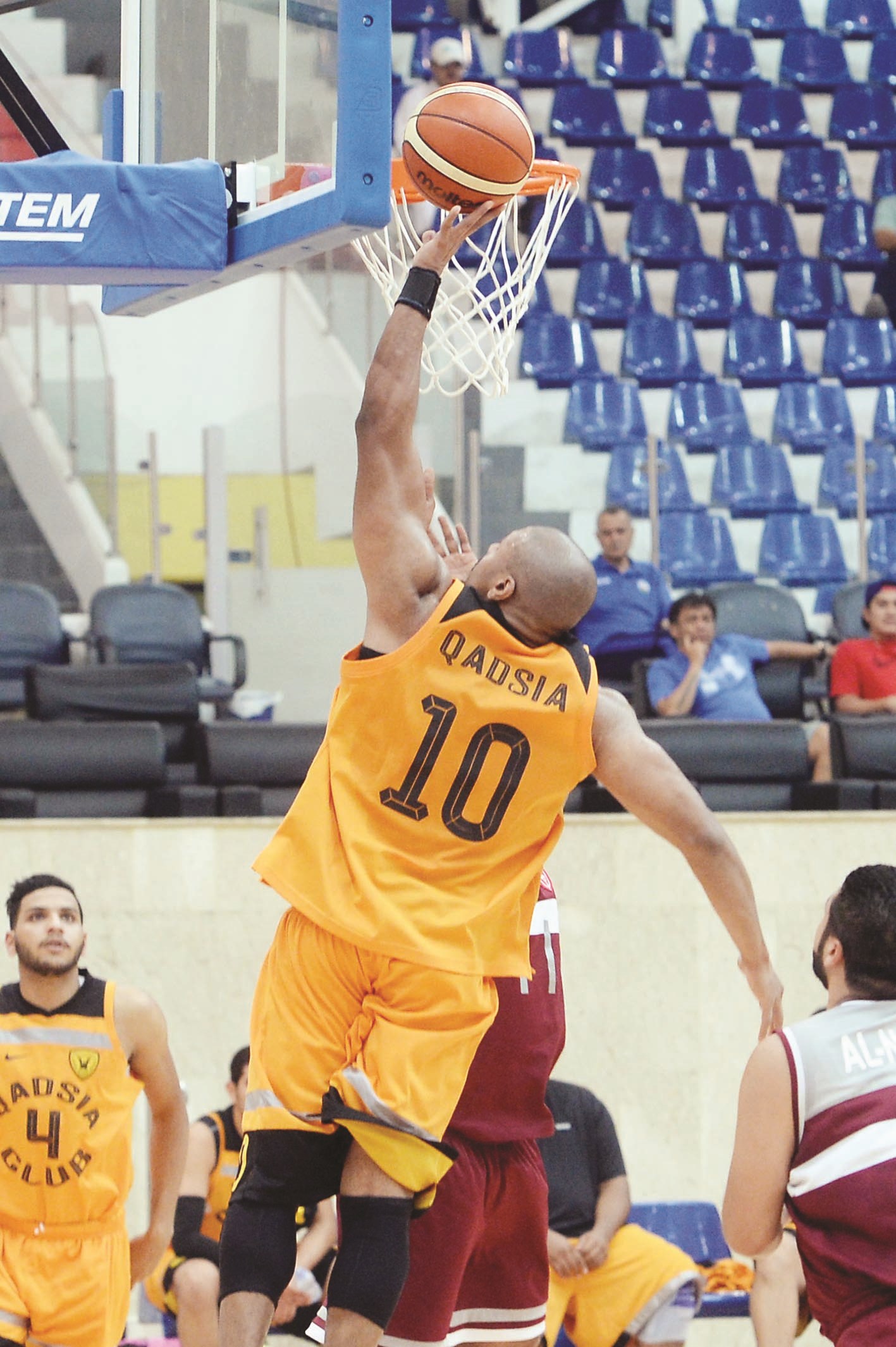 u0644u0627u0639u0628 u0627u0644u0642u0627u062fu0633u064au0629 u0639u0628u062fu0627u0644u0644u0647 u0633u0627u0644u0645u064au0646 u0645u0633u062cu0644u0627u064b u0641u064a u0633u0644u0629 u0627u0644u0646u0635u0631 (u062au0635u0648u064au0631 u0632u0643u0631u064au0627 u0639u0637u064au0629)