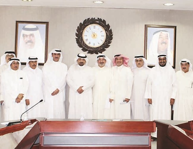 u0627u0644u0639u0628u062fu0627u0644u0644u0647 u0645u062au0648u0633u0637u0627u064b u0627u0644u0645u064fu0631u0642u064au0646 u0641u064a u0645u0643u062au0628u0647 u0623u0645u0633