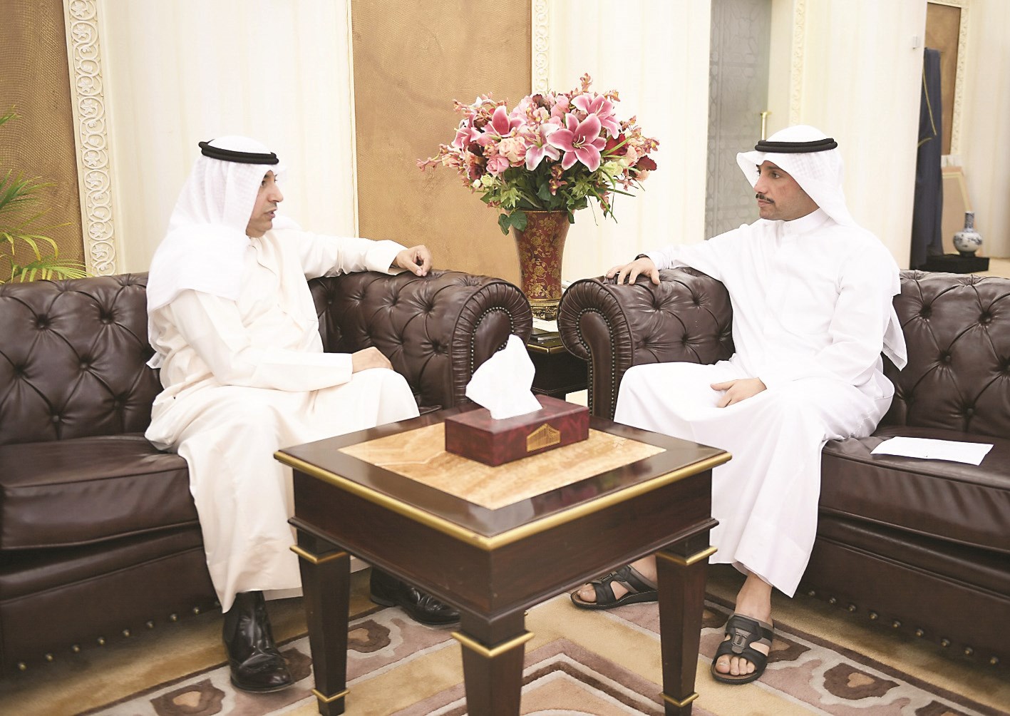 ... ومستقبلاً السفير الظفيري