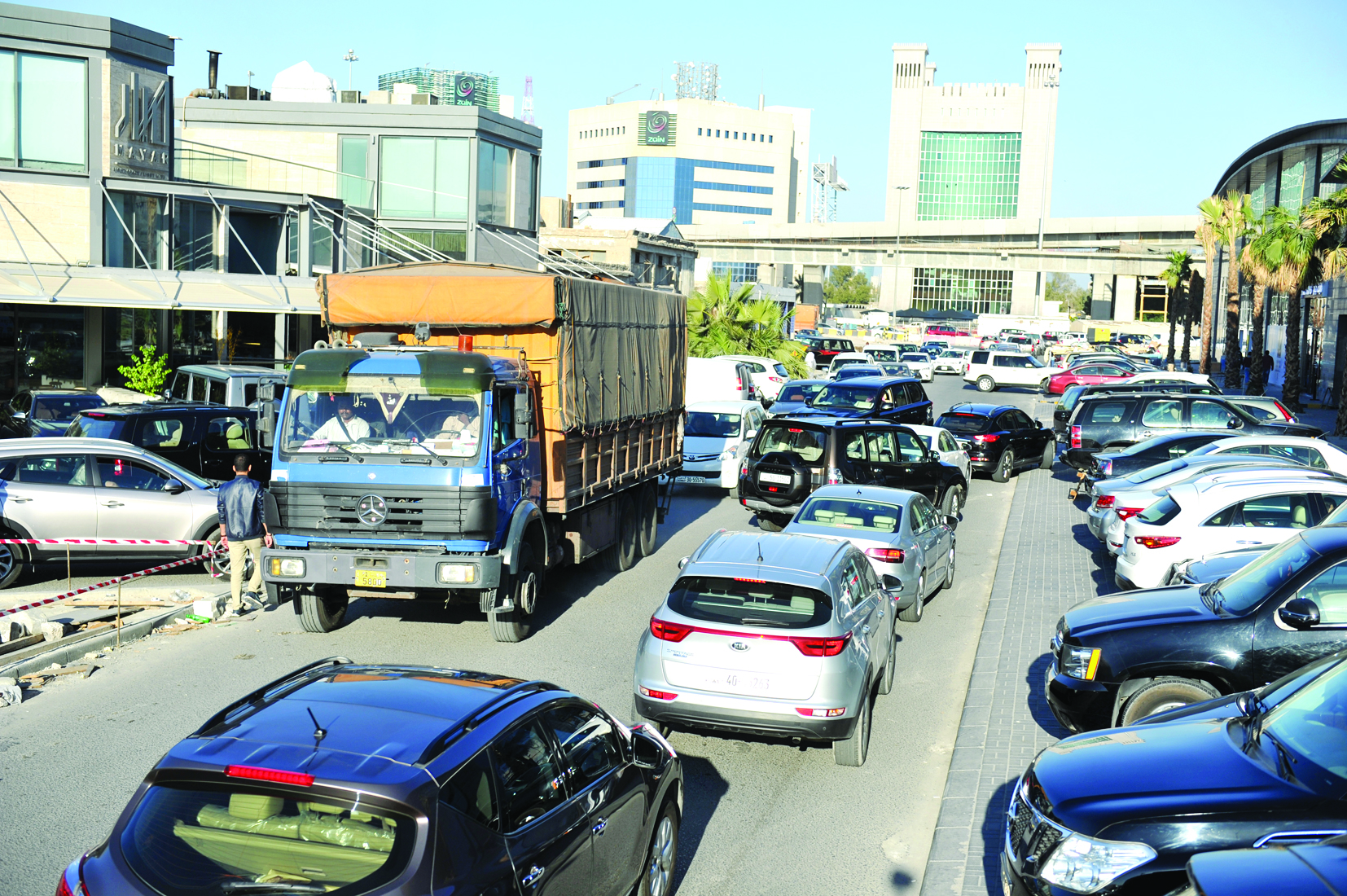 قائدو المركبات لسان حالهم أين «نصفط»؟