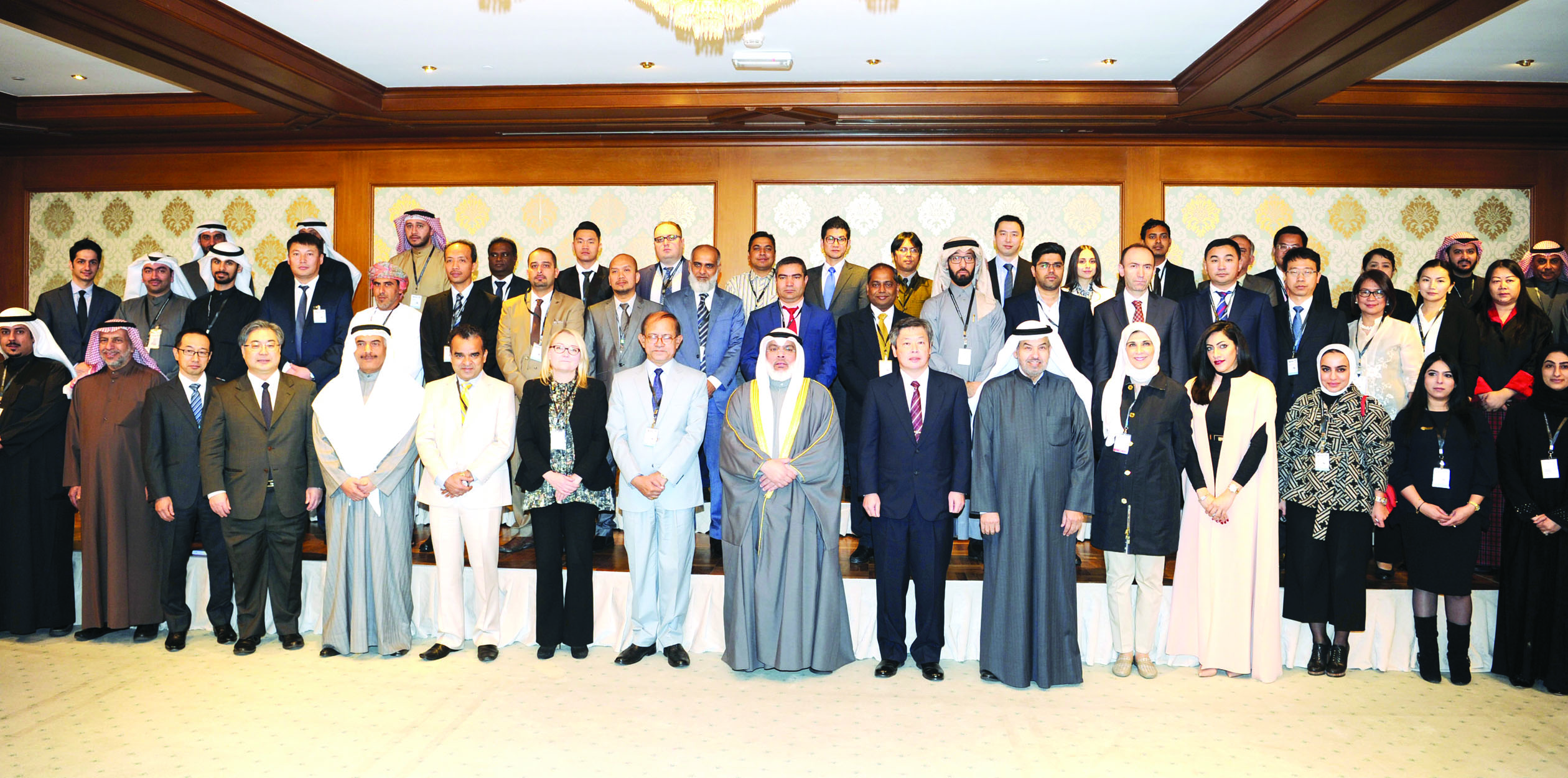 u062du0636u0648u0631 u0627u0644u0646u062fu0648u0629t(u062au0635u0648u064au0631 u0637u0627u0631u0642 u0639u0632u0627u0644u062fu064au0646)