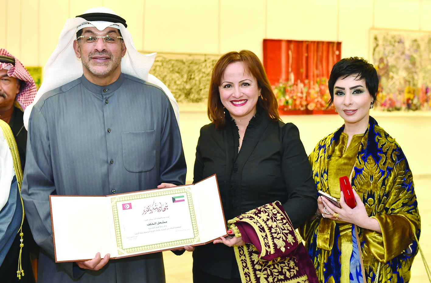 u062au0643u0631u064au0645 u062au0648u0646u0633u064a u0644u0645u0634u0639u0644 u062eu0644u0641 t(u062au0635u0648u064au0631 u0633u0639u062f u0647u0646u062fu0627u0648u064a)