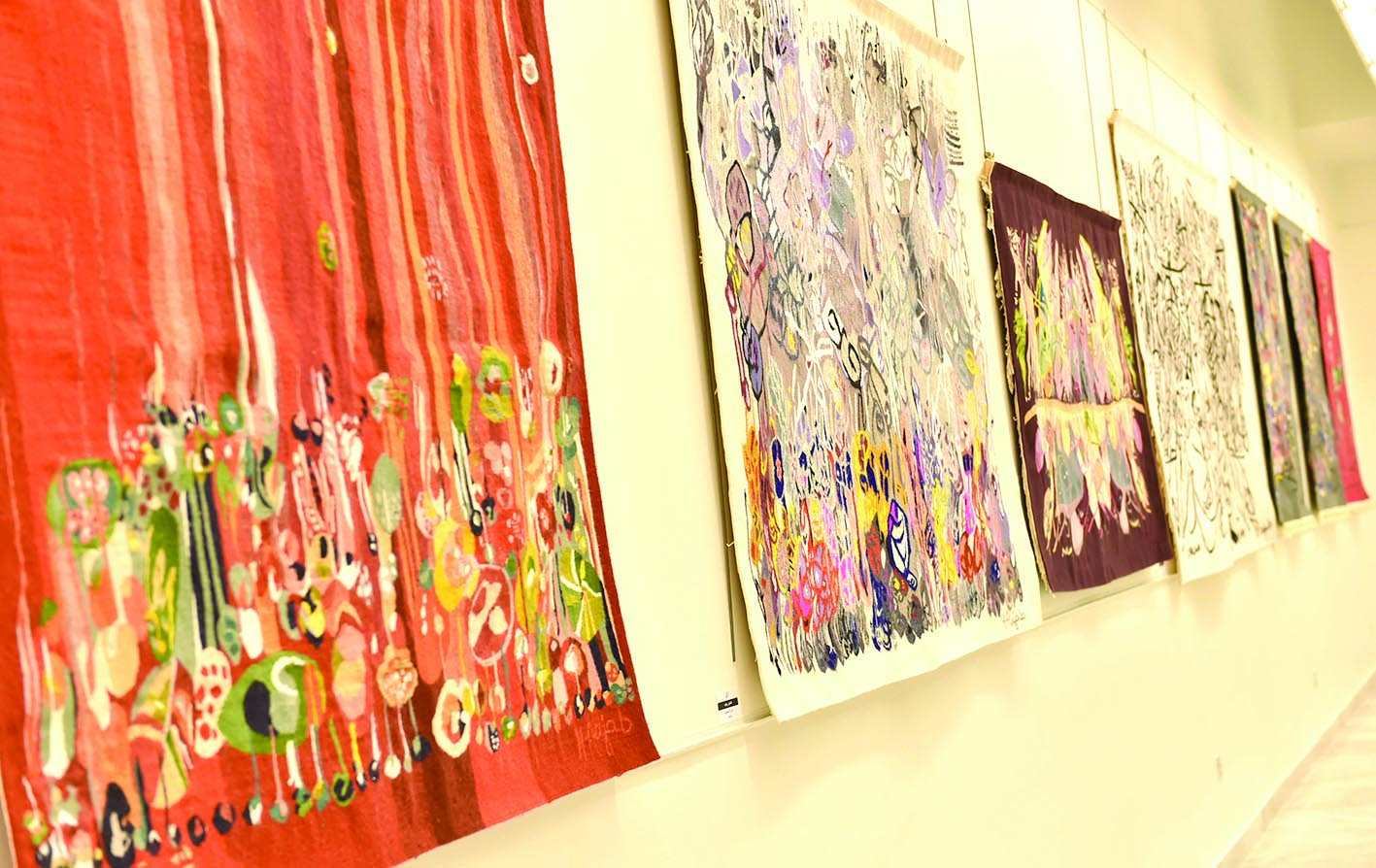 من أعمال المعرض