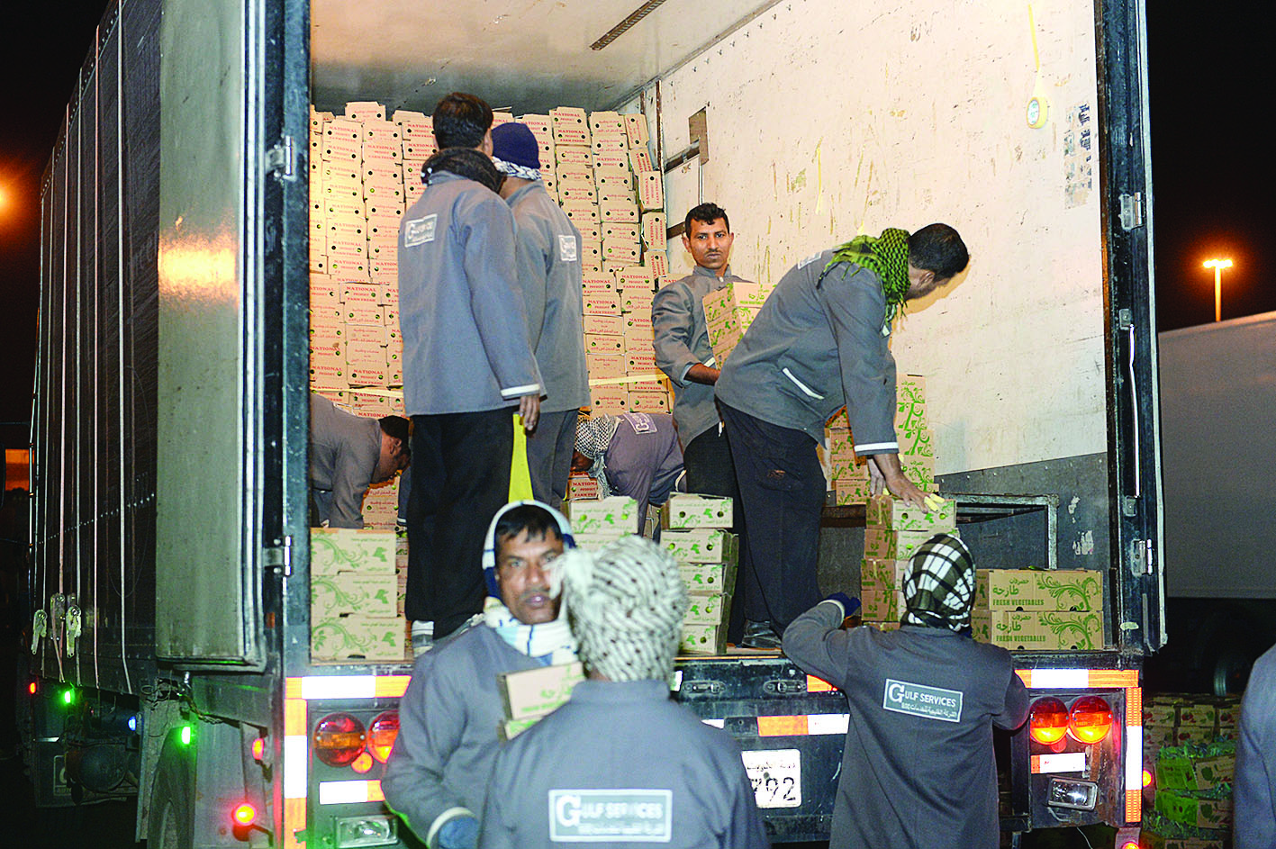 تنزيل الخضار في السوق