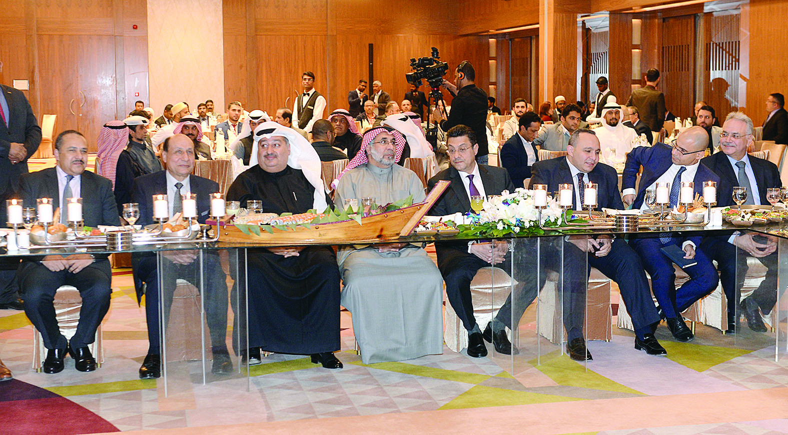 u0628u0648u062eu0645u0633u064au0646 u0645u062au0648u0633u0651u0637u0627u064b u0639u062fu062fu0627u064b u0645u0646 u0627u0644u062du0636u0648u0631