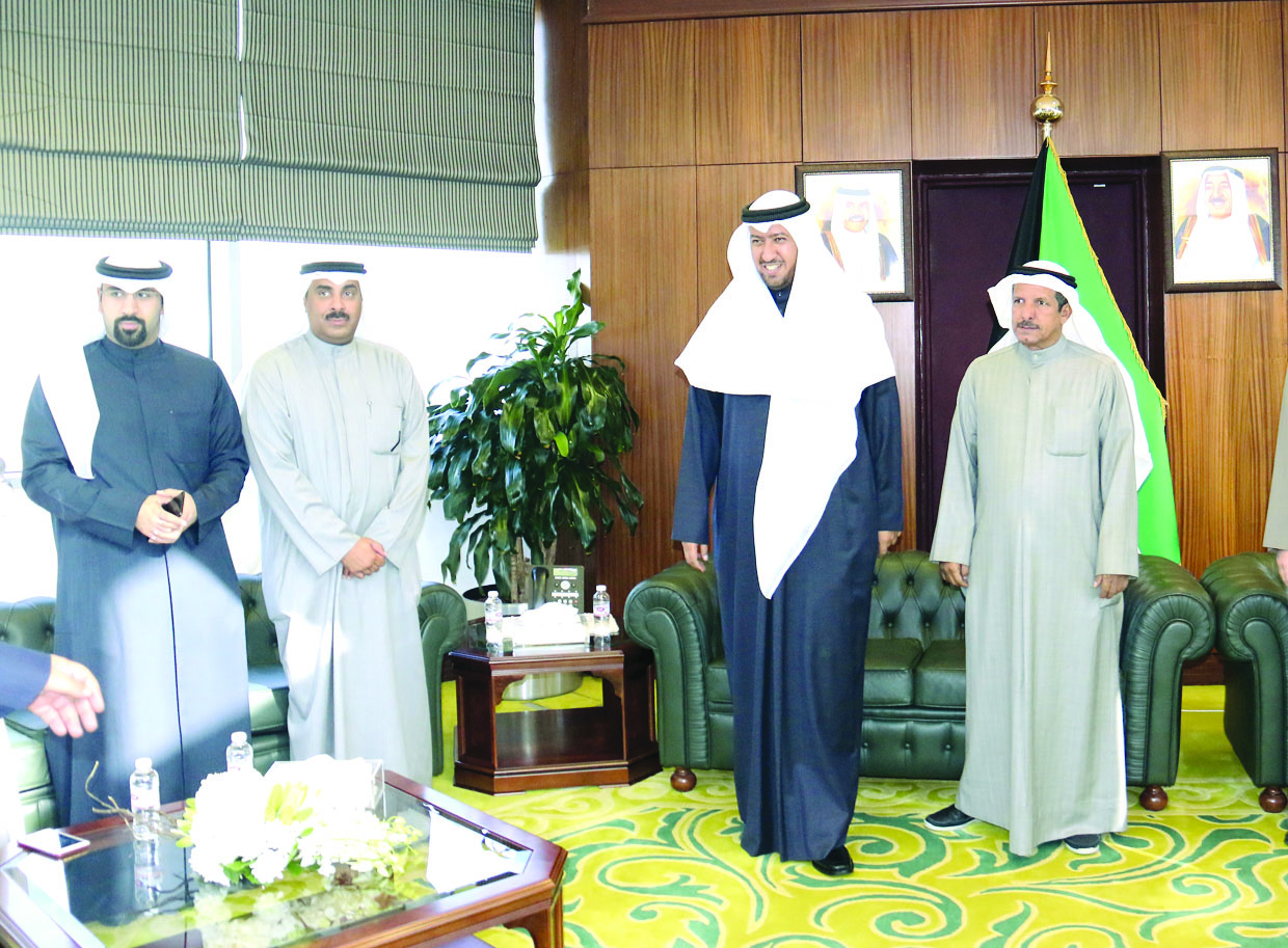 u0627u0644u0639u0641u0627u0633u064a u0645u0639 u0642u064au0627u062fu064au064a u0648u0632u0627u0631u0629 u0627u0644u0639u062fu0644(u062au0635u0648u064au0631 u0628u0633u0627u0645 u0632u064au062fu0627u0646)