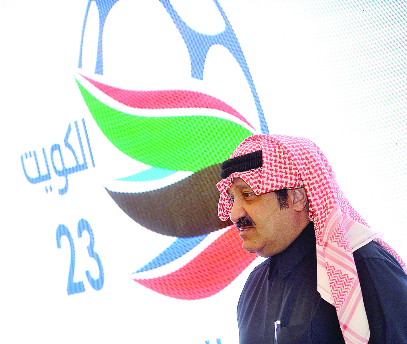 u0623u062du0645u062f u0627u0644u064au0648u0633u0641 u0623u0645u0627u0645u0647 u0645u0633u0624u0648u0644u064au0629 u0643u0628u064au0631u0629 u0641u064a u00abu062eu0644u064au062cu064a 23u00bb                      tt        (u062au0635u0648u064au0631 u0633u0639u062f u0647u0646u062fu0627u0648u064a)