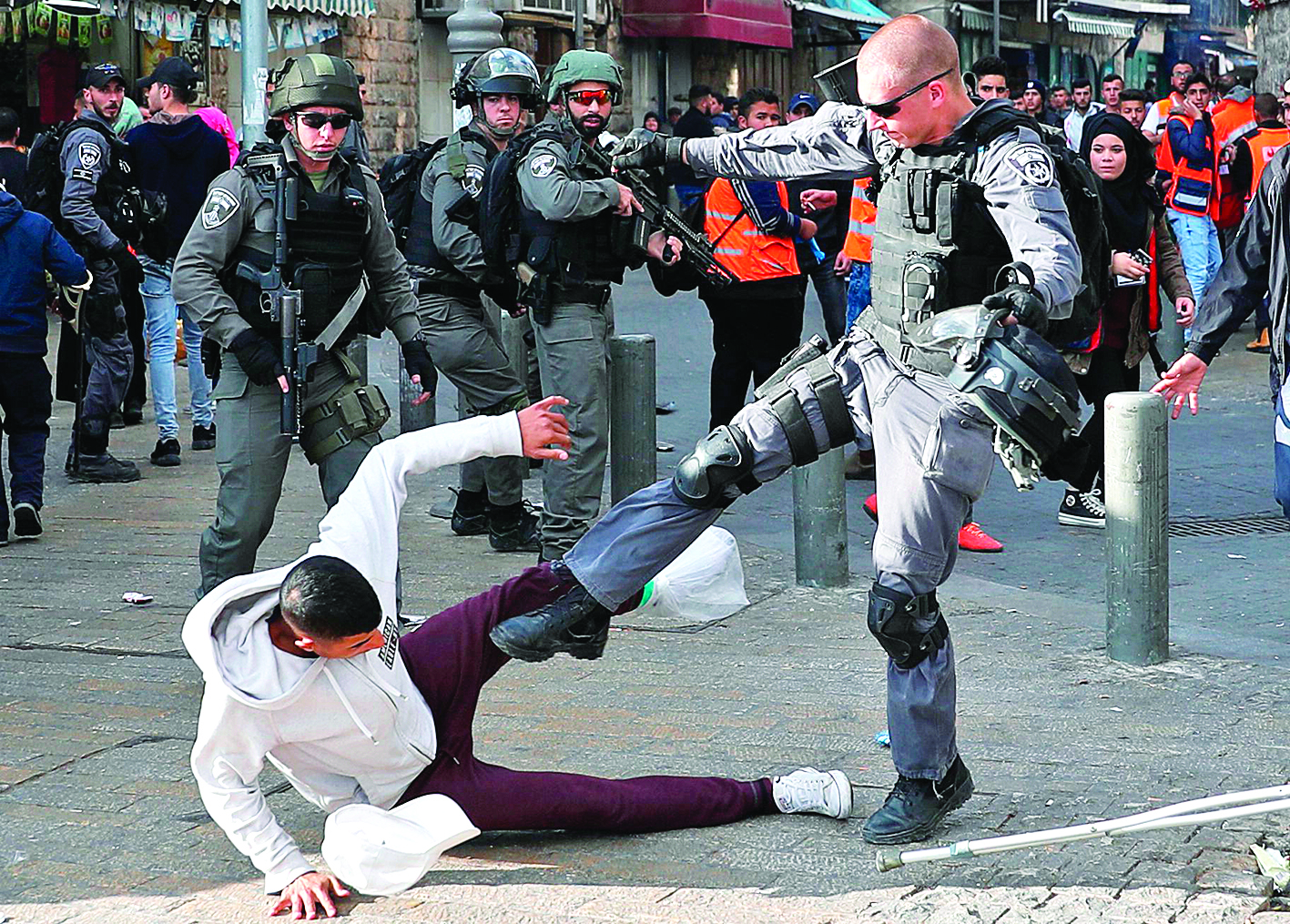 u062cu0646u062fu064a u0625u0633u0631u0627u0626u064au0644u064a u064au0631u0643u0644 u0623u062du062f u0627u0644u0634u0628u0627u0646 u0627u0644u0641u0644u0633u0637u064au0646u064au064au0646 u0627u0644u0645u062du062au062cu064au0646 u0641u064a u0627u0644u0642u062fu0633t (u0623 u0641 u0628)