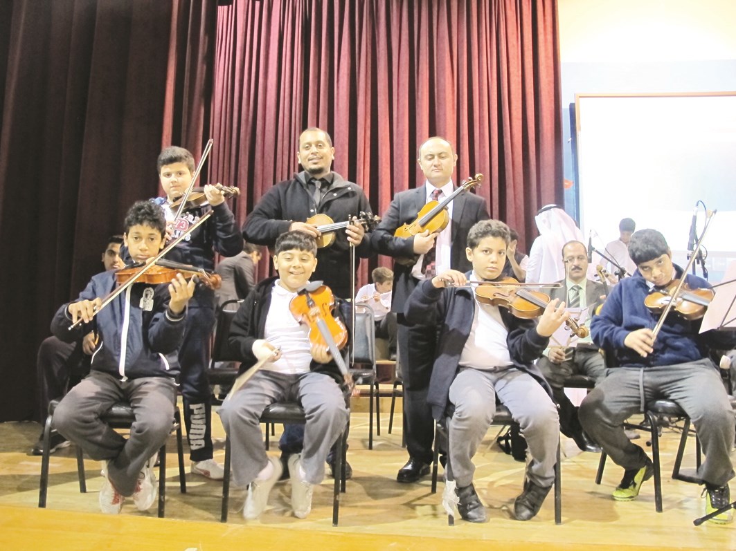 الأوركسترا من الأنشطة في المدارس