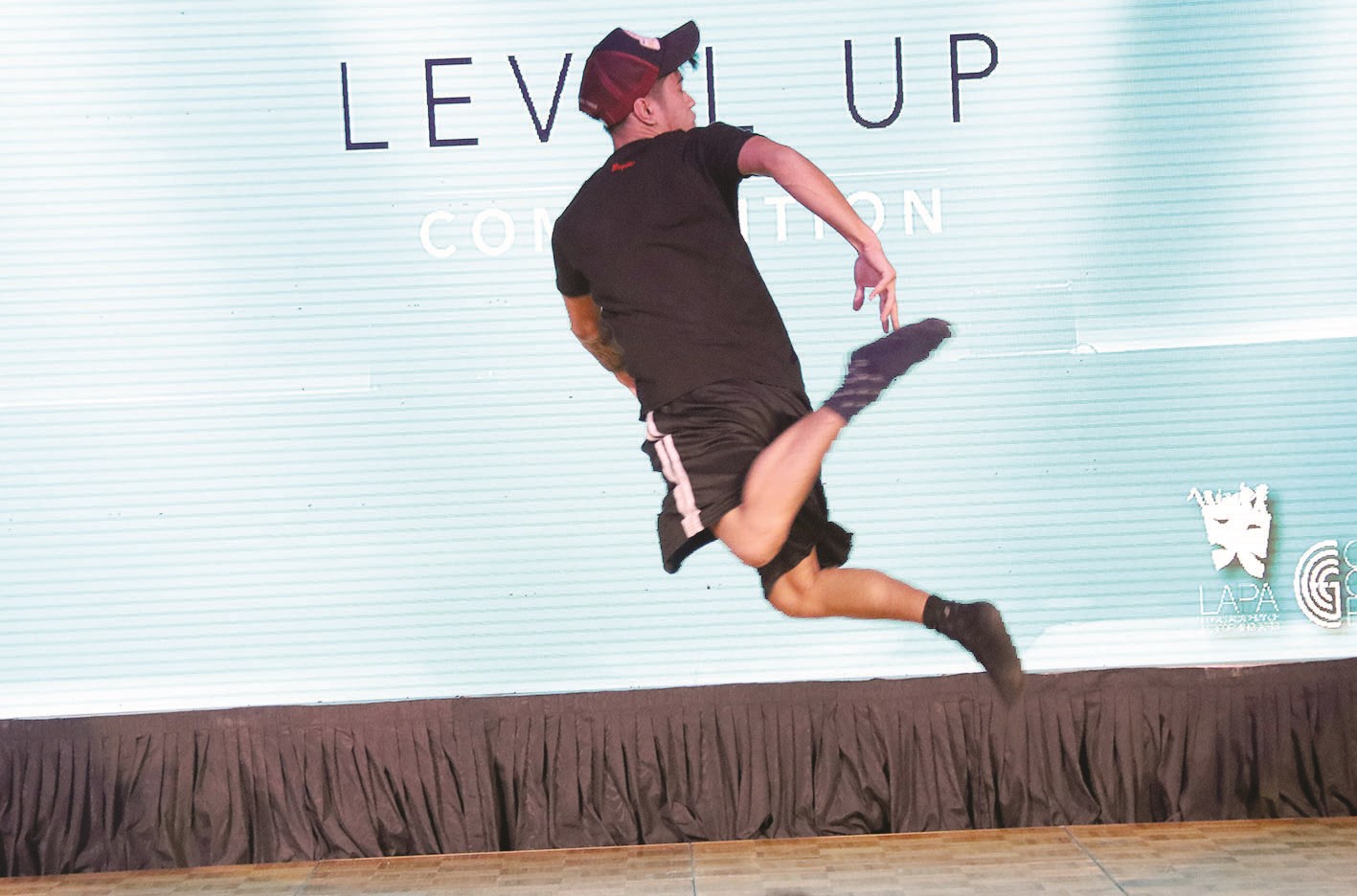 مواهب شبابية في الرقص