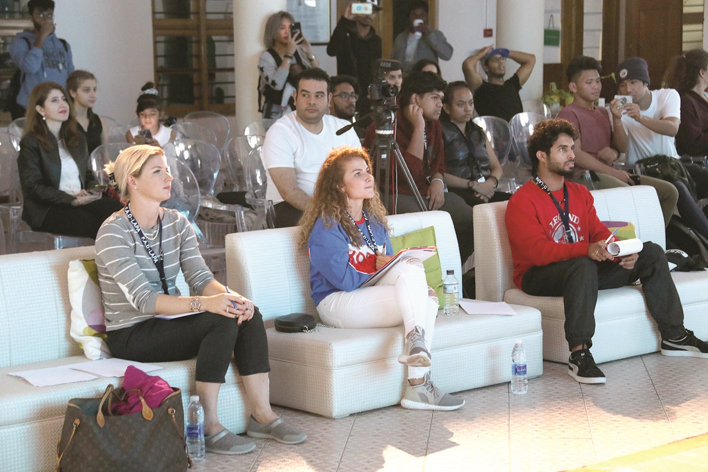 أعضاء لجنة التحكيم (تصوير أسعد عبدالله)