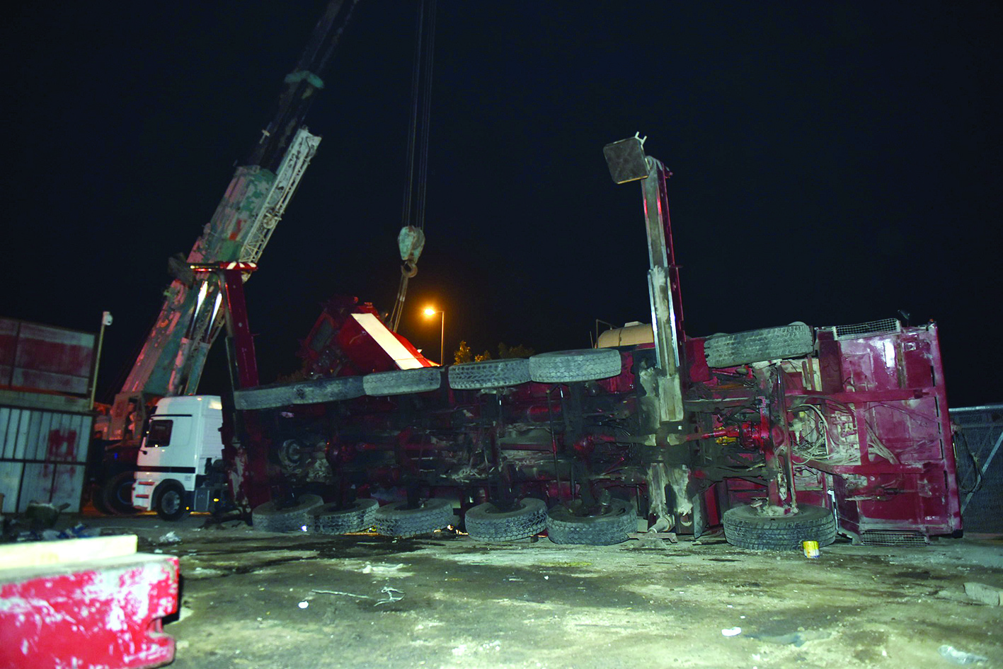 u0627u0644u0634u0627u062du0646u0629 u0627u0633u062au0642u0631u062a u0639u0644u0649 u062cu0646u0628u0647u0627