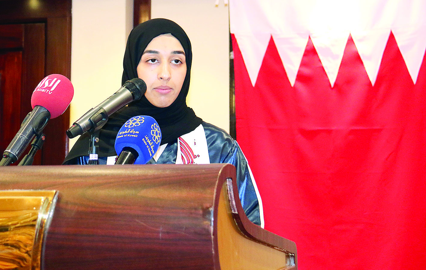 يسرى أمين تلقي كلمة الخريجين