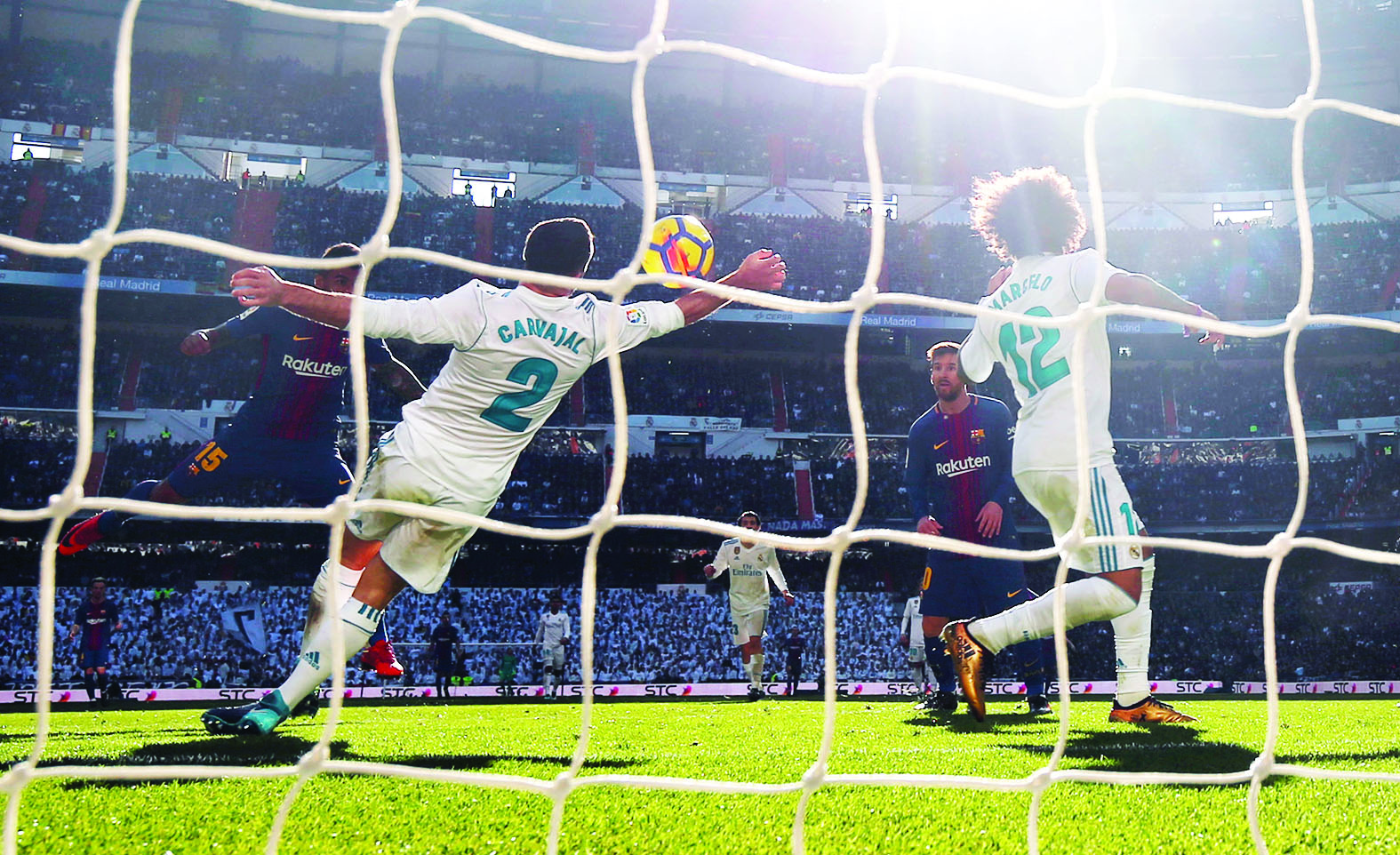 u0643u0627u0631u0641u0627u062eu0627u0644 u064au062au0633u0628u0628 u0628u0631u0643u0644u0629 u062cu0632u0627u0621 u0644u0628u0631u0634u0644u0648u0646u0629    (u0631u0648u064au062au0631u0632)