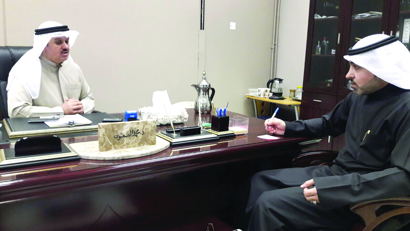 الرشيدي متحدثاً للزميل علي التركي