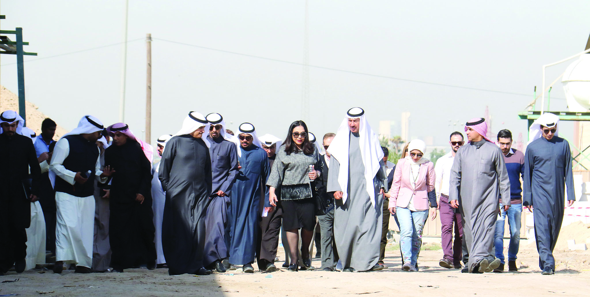 الوزير الرومي خلال جولته التفقدية لمشروع «البرايح» برفقة المنفوحي والشريدة