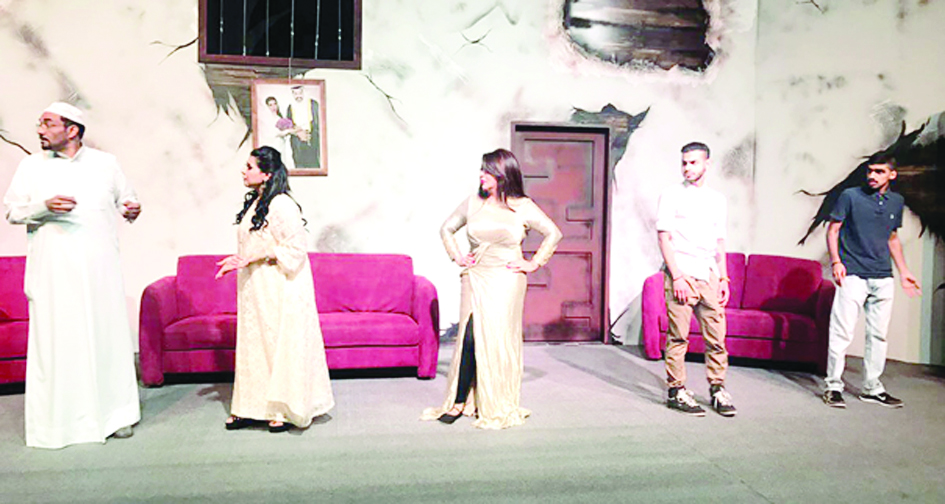 من مسرحية «بين المقبرتين» 