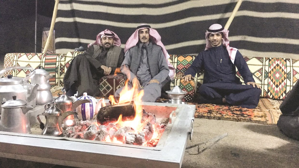 u0627u0644u0642u0645u0629 u062du0627u0636u0631u0629 u0641u064a u0628u064au062a u0627u0644u0634u0639u0631